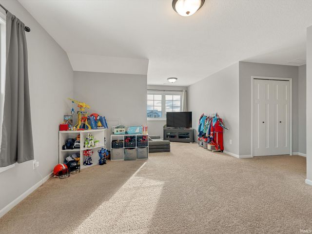 585 Highfields Cove, Fort Wayne, IN 46845