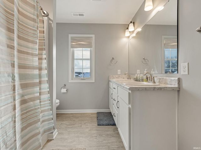 585 Highfields Cove, Fort Wayne, IN 46845