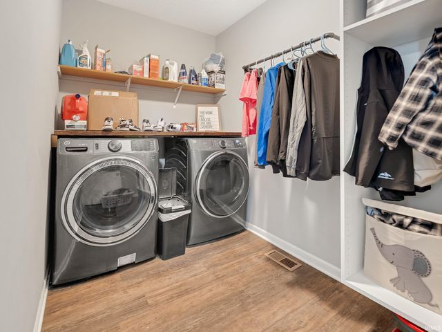 585 Highfields Cove, Fort Wayne, IN 46845