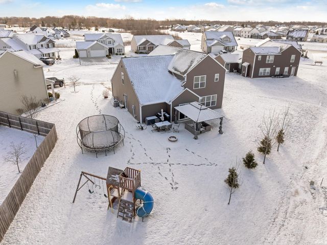 585 Highfields Cove, Fort Wayne, IN 46845