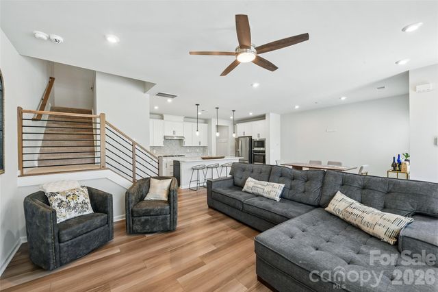5858 Strathmore Court, Charlotte, NC 28215