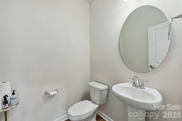 5858 Strathmore Court, Charlotte, NC 28215