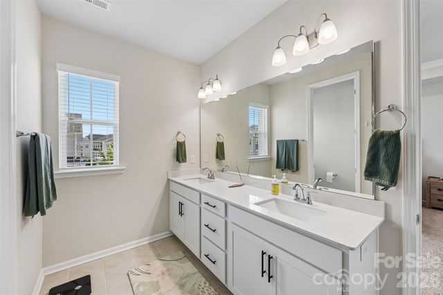 5858 Strathmore Court, Charlotte, NC 28215
