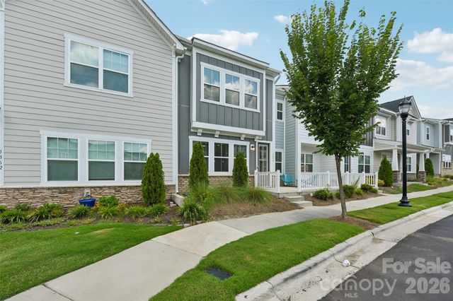 5858 Strathmore Court, Charlotte, NC 28215