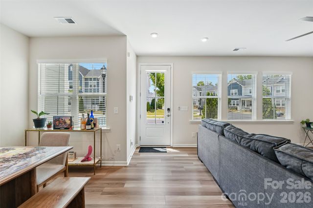 5858 Strathmore Court, Charlotte, NC 28215