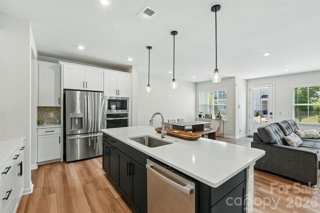 5858 Strathmore Court, Charlotte, NC 28215