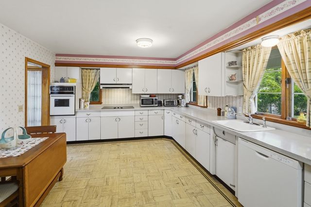 5 Slater, Webster, MA 01570