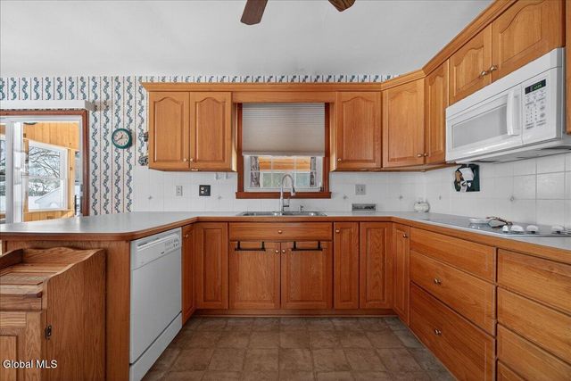 9 Sequoia Drive, Charlton, NY 12019