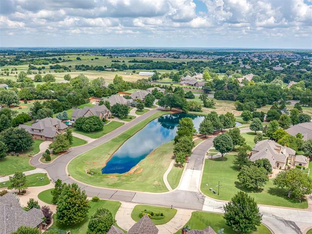 3724 Stagmoor Road, Edmond, OK 73034