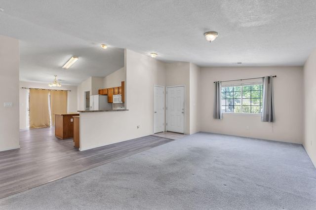 9100 Eiffel Avenue SW, Albuquerque, NM 87121