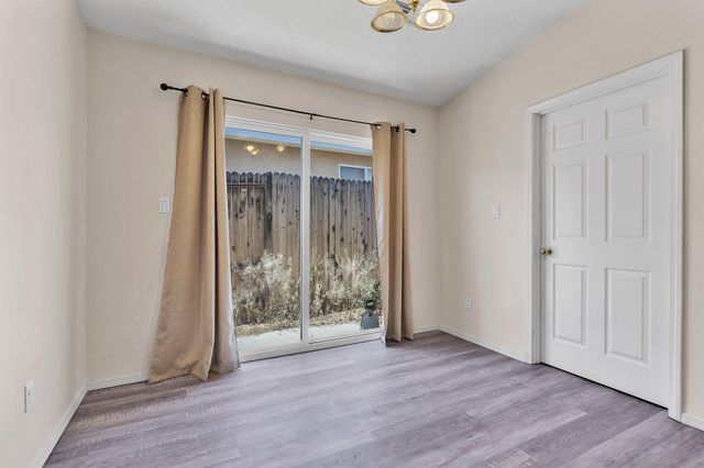 9100 Eiffel Avenue SW, Albuquerque, NM 87121