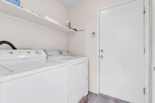 9100 Eiffel Avenue SW, Albuquerque, NM 87121