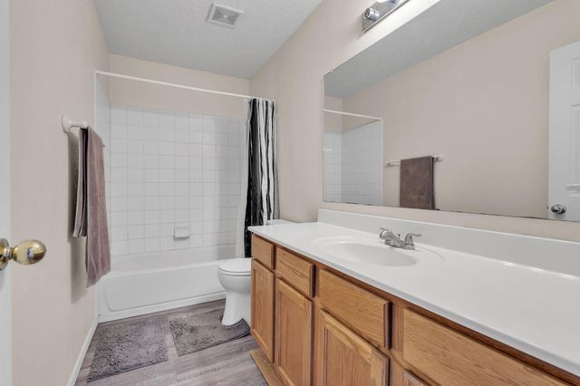 9100 Eiffel Avenue SW, Albuquerque, NM 87121