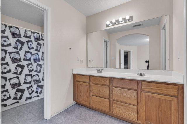 9100 Eiffel Avenue SW, Albuquerque, NM 87121