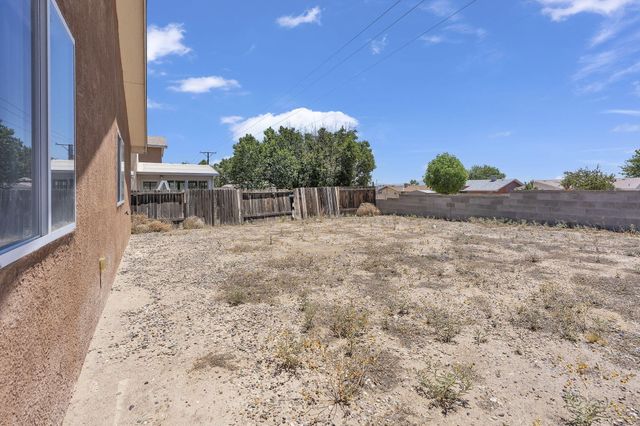 9100 Eiffel Avenue SW, Albuquerque, NM 87121
