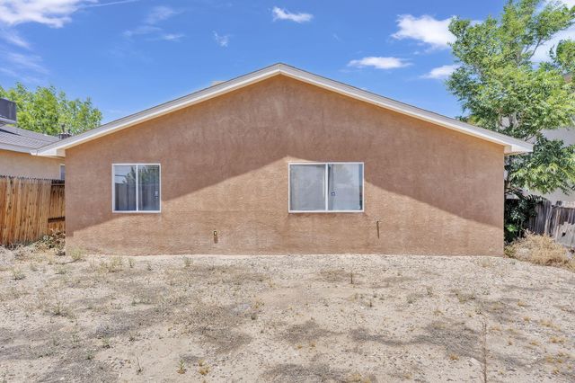 9100 Eiffel Avenue SW, Albuquerque, NM 87121