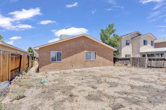 9100 Eiffel Avenue SW, Albuquerque, NM 87121