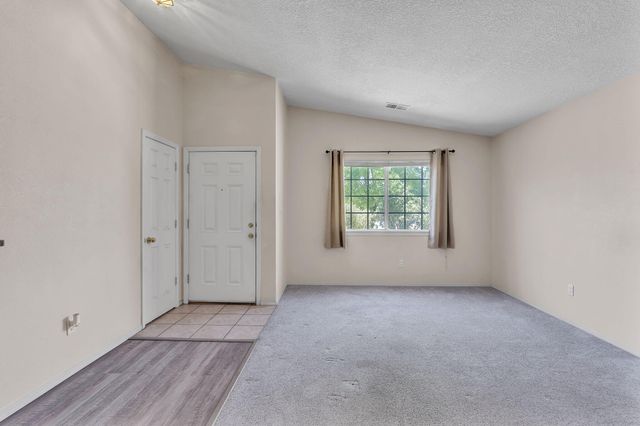 9100 Eiffel Avenue SW, Albuquerque, NM 87121