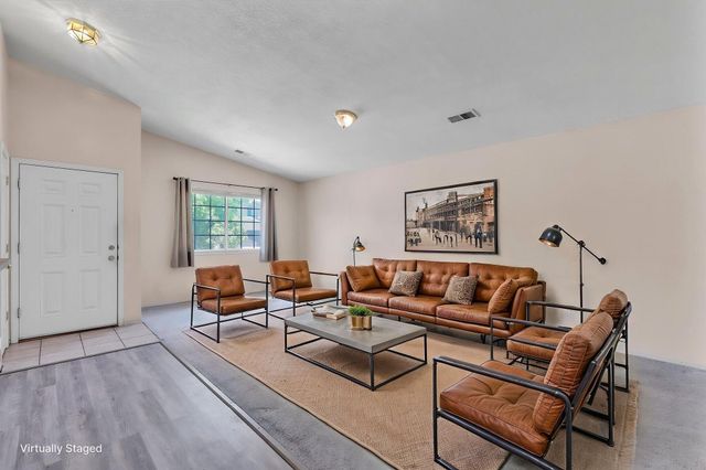 9100 Eiffel Avenue SW, Albuquerque, NM 87121