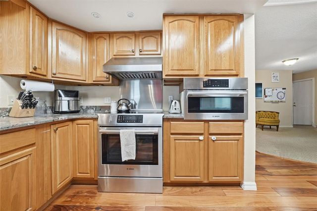 7712 LAKESIDE WOODLANDS, Hudson, FL 34667