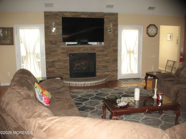 550 Egenolf Place, Bayville, NJ 08721
