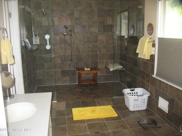 550 Egenolf Place, Bayville, NJ 08721