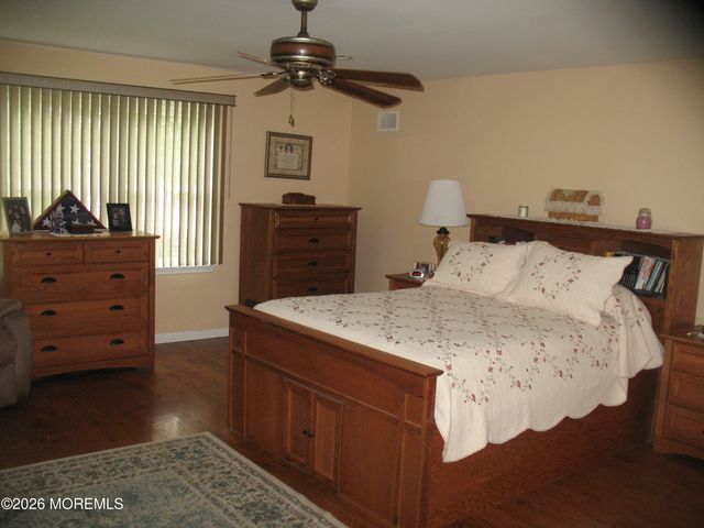 550 Egenolf Place, Bayville, NJ 08721