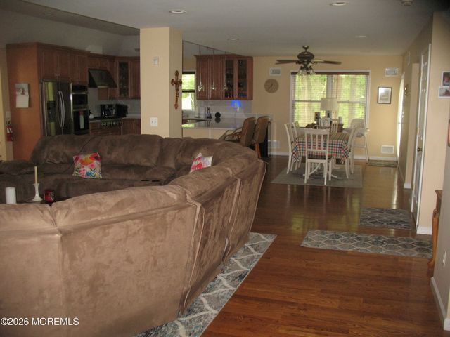 550 Egenolf Place, Bayville, NJ 08721