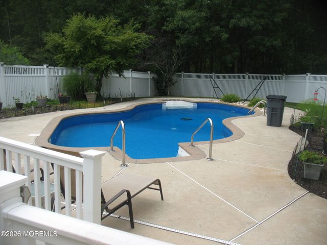 550 Egenolf Place, Bayville, NJ 08721
