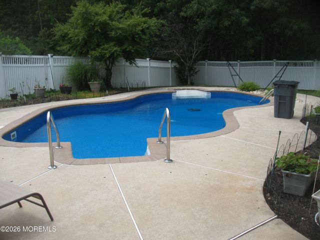 550 Egenolf Place, Bayville, NJ 08721