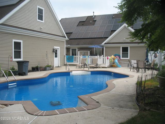 550 Egenolf Place, Bayville, NJ 08721