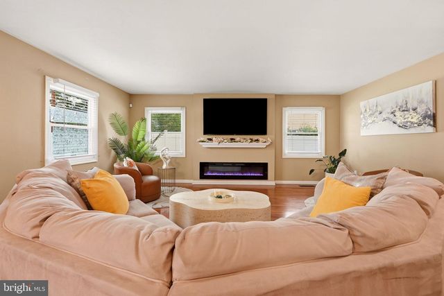 11 GINGER LN, Willingboro, NJ 08046