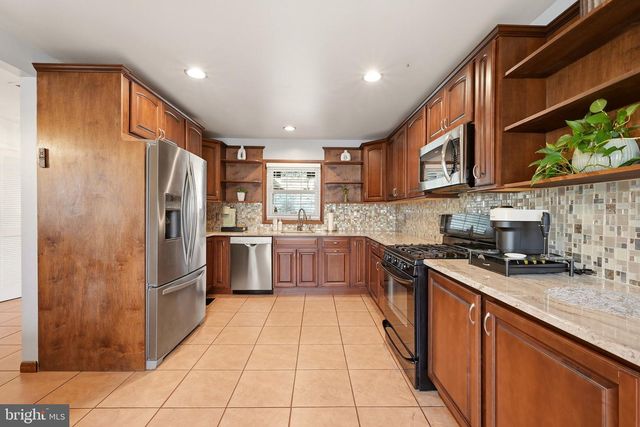 11 GINGER LN, Willingboro, NJ 08046