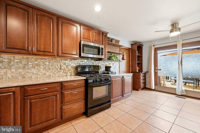 11 GINGER LN, Willingboro, NJ 08046