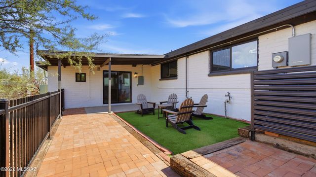 4055 E Alvernon Circle, Tucson, AZ 85718