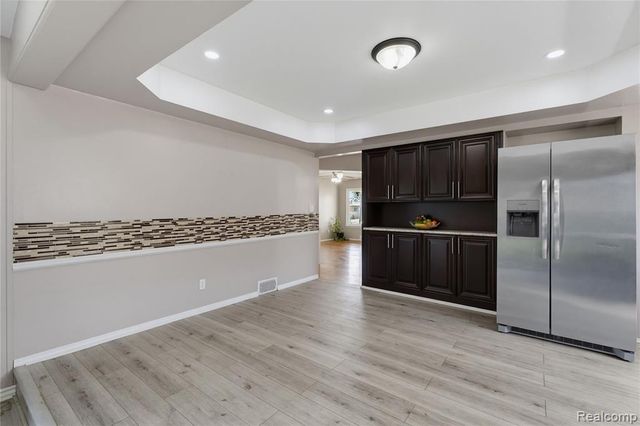 3173 Hedge Drive, Sterling Heights, MI 48310