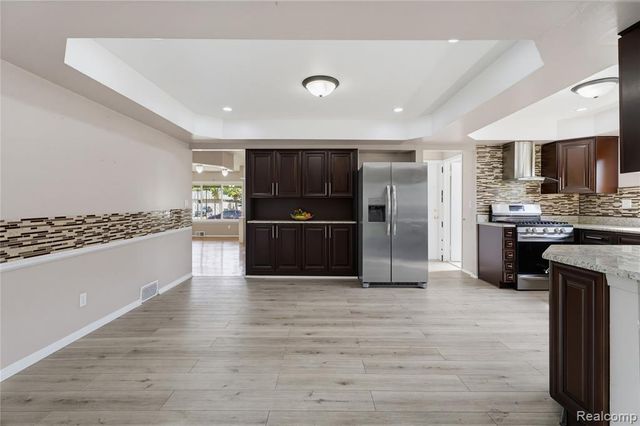 3173 Hedge Drive, Sterling Heights, MI 48310