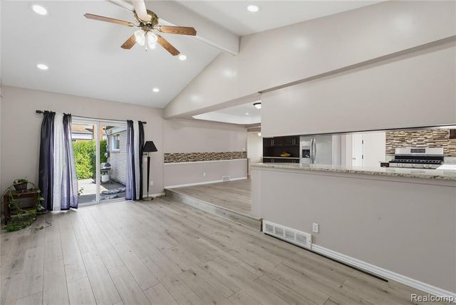 3173 Hedge Drive, Sterling Heights, MI 48310