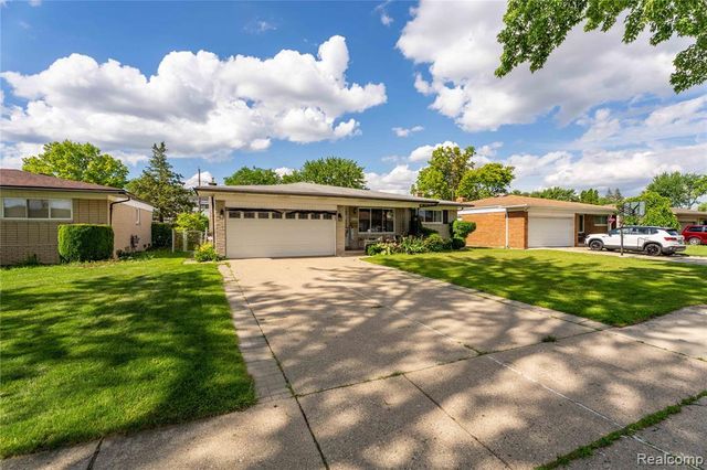 3173 Hedge Drive, Sterling Heights, MI 48310