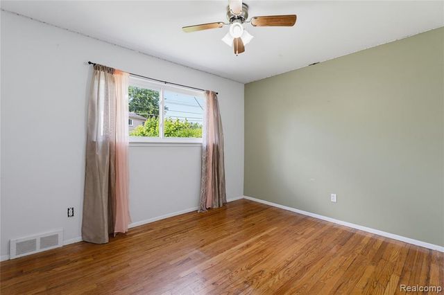 3173 Hedge Drive, Sterling Heights, MI 48310