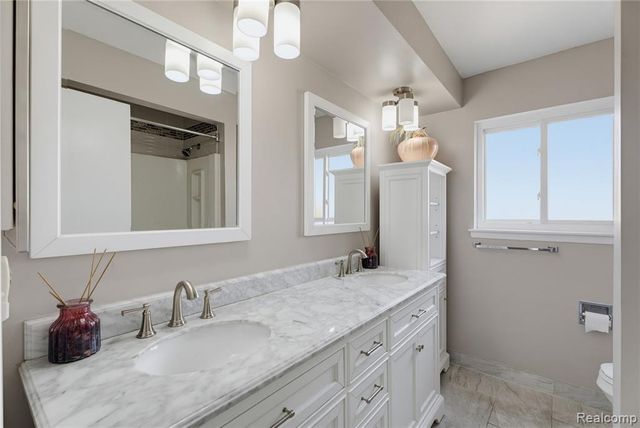 3173 Hedge Drive, Sterling Heights, MI 48310