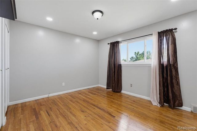 3173 Hedge Drive, Sterling Heights, MI 48310