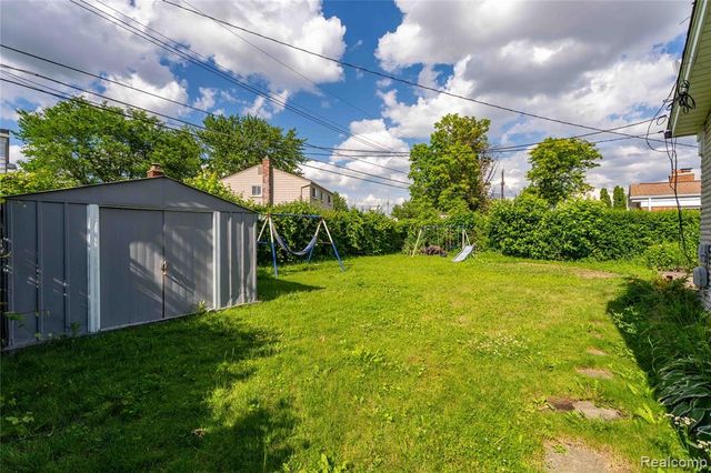 3173 Hedge Drive, Sterling Heights, MI 48310