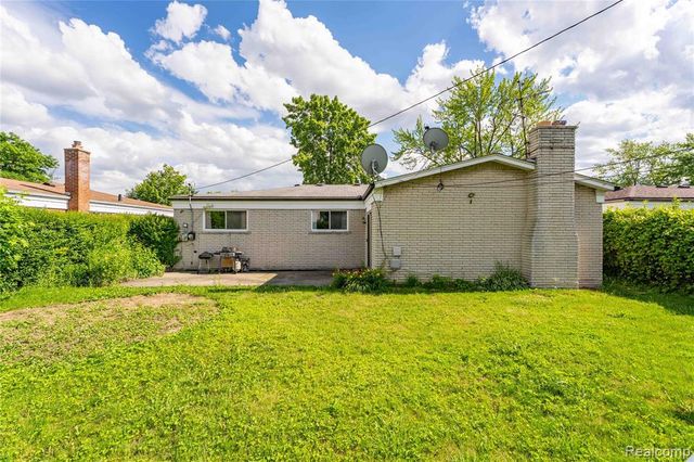 3173 Hedge Drive, Sterling Heights, MI 48310
