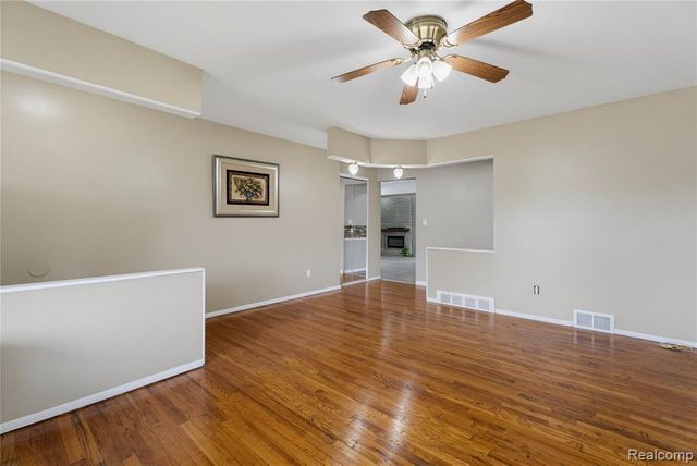 3173 Hedge Drive, Sterling Heights, MI 48310