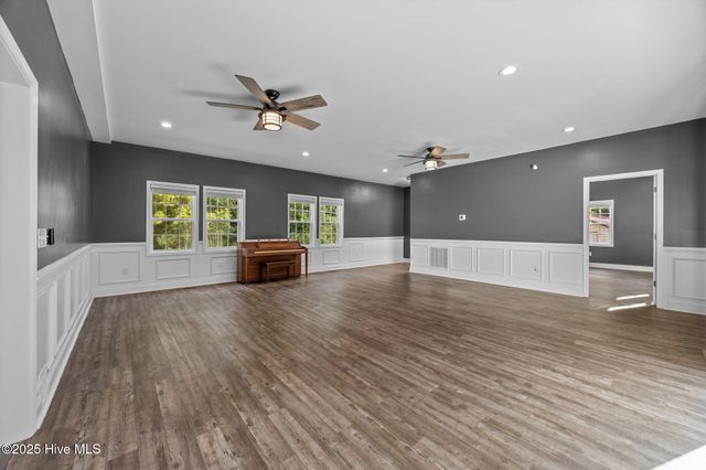 103 Meadowview Road, Jacksonville, NC 28540