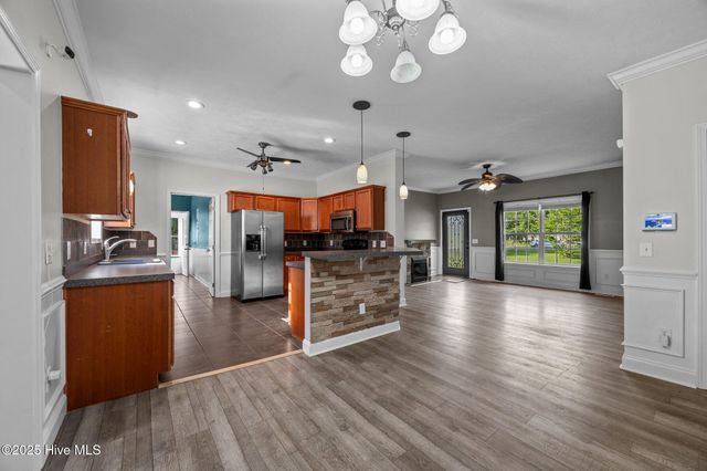 103 Meadowview Road, Jacksonville, NC 28540