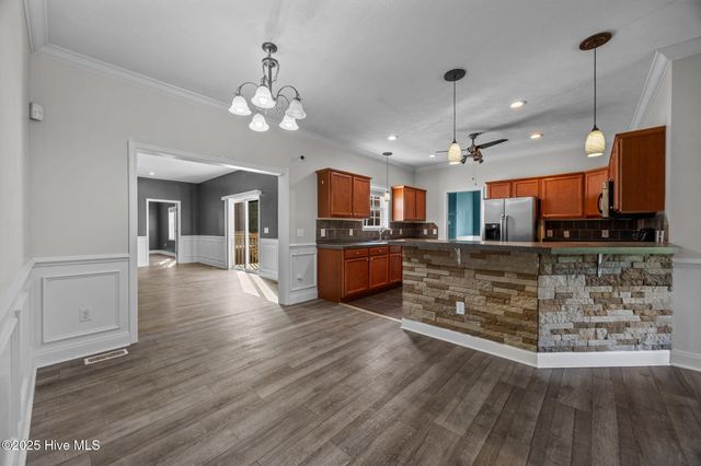 103 Meadowview Road, Jacksonville, NC 28540