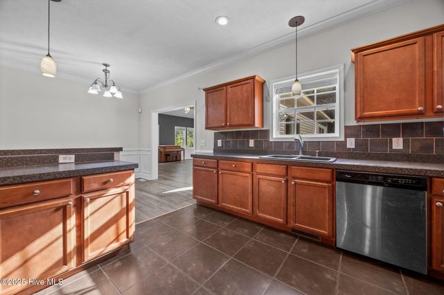 103 Meadowview Road, Jacksonville, NC 28540