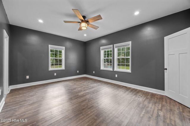 103 Meadowview Road, Jacksonville, NC 28540